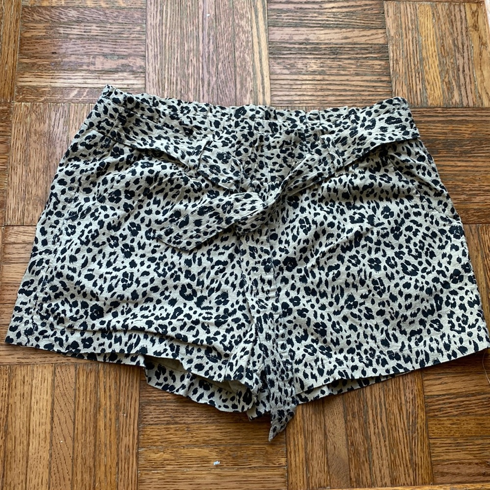 Womens Leopard High Waisted Shorts with Pockets - Size Medium - Never worn!